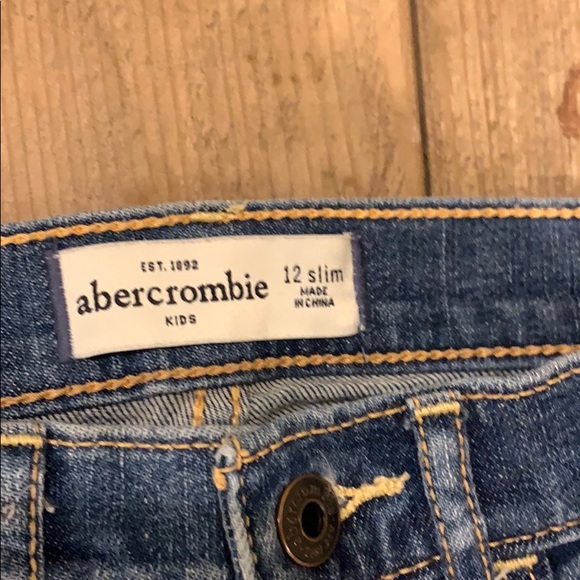 Mid rise Abercrombie kids distressed jeans - Picture 5 of 5